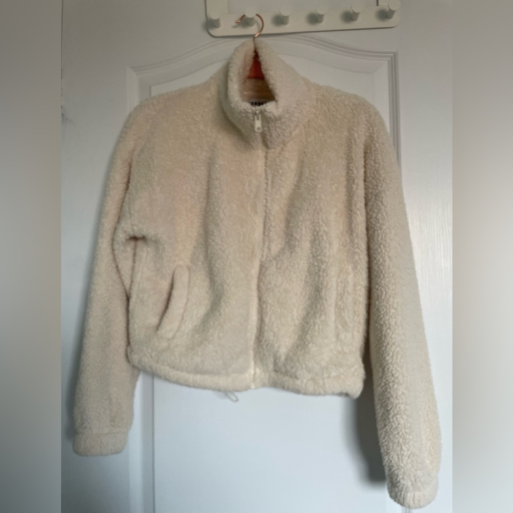 Aritzia Sunday Best Mockneck Fuzzy Zip-up Mockneck teddy fleece jacket